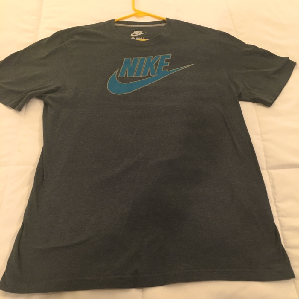 Nike Dri-Fit Logo Tee Athletic Cut - Grey / Blue